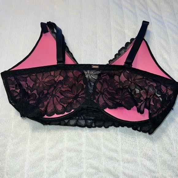 WOMEN'S Victoria Secret Pink Bra size Small D/DD - Picture 2 of 3